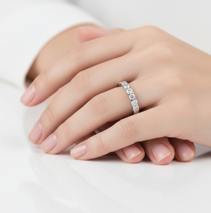 Anillo de Compromiso y Matrimonio de Plata de Ley 925 con Oro Blanco Sólido de 14K/18K y Diamante de Laboratorio de Corte Redondo Premium, Anillo de Promesa Único - Product Image 6