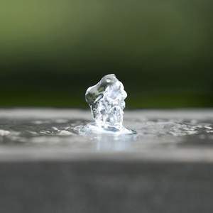 Fontaine d'eau en polyrésine 20x20x18 pour intérieur/extérieur Conception d'urne cassée unique Style moderne dynamique chic pour jardin, pelouse, arrière-cour - Product Image 5