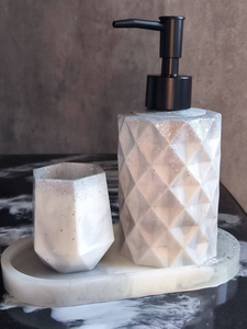 Ensemble cadeau d'accessoires de salle de bain en résine faits à la main, cinq pièces, parmi les plus vendus - Product Image 4