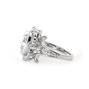Bague de luxe en or blanc 18 carats avec diamant de laboratoire taille coussin allongé de 4,5 carats, halo floral de style victorien et détails en filigrane - Product Image 6