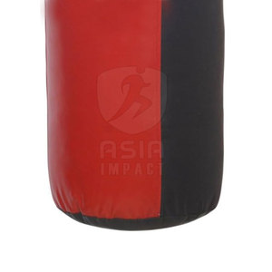 Sac de frappe haute densité pour la boxe, le kickboxing et l'entraînement aux arts martiaux, avec un matériau durable et une boucle de suspension sécurisée - Product Image 6