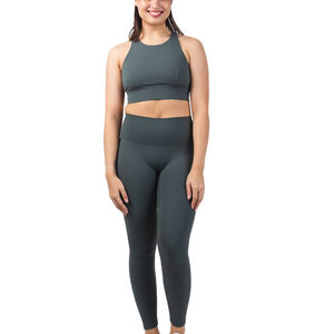 ชุดโยคะไร้รอยต่อคุณภาพสูงสำหรับผู้หญิง ขายส่ง พร้อมโลโก้สั่งทำ ชุดออกกำลังกาย โลโก้ด้านหน้า ไซส์ใหญ่ ลายเรียบ - Product Image 1