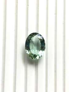 Piedra de Aguamarina Verde Natural de 11.92 Quilates, Corte Ovalado, para Joyería Fina - Product Image 1