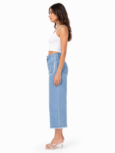 Jean en denim bleu clair pour femme, coupe palazzo décontractée, taille haute, longueur cheville, avec détails décoratifs - Product Image 3