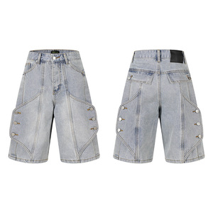 Novedad en Ropa Urbana: Shorts de Mezclilla Lavados Holgados de Diseño Creativo para Hombre - Product Image 1