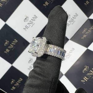 Anillos de compromiso de lujo para unisex en oro blanco de 14k con diamantes redondos de corte brillante, anillos finos con diamantes cultivados en laboratorio, joyería fina. - Product Image 1