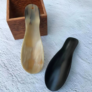 Lève-chaussures en corne de buffle polie, fait main, écologique et de haute qualité – Taille personnalisée, produit d'entretien de chaussures élégant et durable - Product Image 1