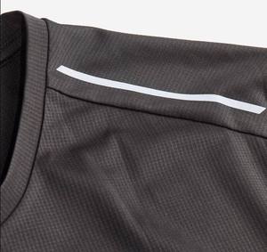 T-shirts de sport col rond pour hommes, personnalisables, imprimés, mode estivale, extérieur, en tissu tricoté coton/polyester, écologiques, séchage rapide, vente en gros - Product Image 4