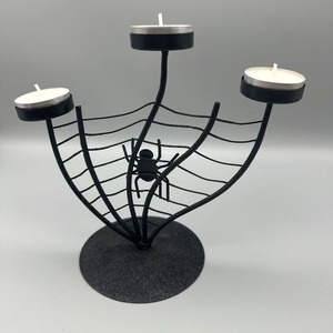 Ensemble de porte-bougies en métal noir avec un design unique en forme de boucle, décoration intérieure faite à la main pour adultes - Product Image 2