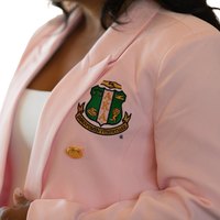 Blazer rose croisé pour femme, veste formelle inspirée des sororités, coupe ajustée élégante, vêtement d'extérieur de qualité supérieure