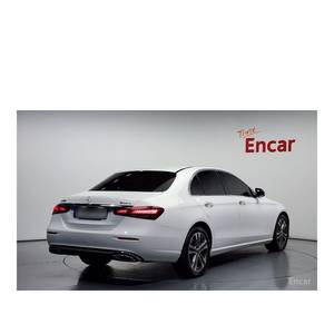 Mercedes-Benz Clase E E350 4MATIC Avantgarde Enero 2022 29.400 km Automático Emisión Euro V Asientos de Cuero Volante a la Izquierda Trasero - Product Image 2