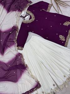 Ensemble Salwar Kameez Traditionnel pour Femmes NiMa Creations, Fortement Brodé, en Crêpe de Georgette, Kurta à Séchage Rapide, Palazzo et Dupatta, Style Indien - Product Image 4