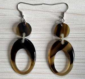 Boucles d'oreilles de mariage tendance et écologiques, faites à la main, polies, durables, design moderne, artisanat naturel en corne de buffle, meilleur prix - Product Image 3