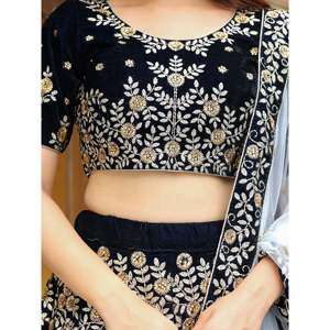 Superbe mariage en velours brodé bleu marine Lehenga Choli - Product Image 1