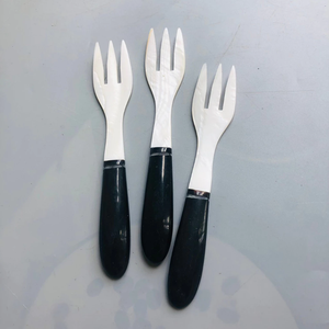 ช้อนเปลือกหอยธรรมชาติทำมือ ด้ามสั้น ดีไซน์วินเทจสุดหรู ชุดช้อนส้อมเปลือกหอยสร้างสรรค์ เป็นมิตรกับสิ่งแวดล้อม น้ำหนักเบา ทนทาน - Product Image 6