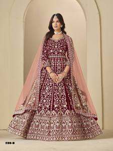 Robe Anarkali semi-cousue en velours pour femme, broderie riche, longueur ras du sol, coupe classique, style traditionnel pour mariages et fêtes - Product Image 5