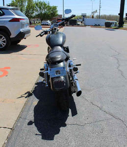 Motocicleta Harley-Davidson Sportster 883 Cruiser Usada del 2006 - Clásica de Rendimiento Urbano en Venta - Product Image 2