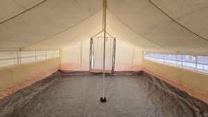 Tente familiale quatre saisons de 4x6 mètres avec fenêtres en moustiquaire, tissu coupe-vent et hydrofuge pour utilisation d'urgence - Product Image 5