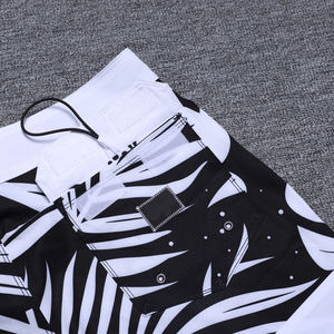 Shorts de sport pour hommes respirants à séchage rapide en toile tricotée unie à taille mi-haute pour l'entraînement et la gym, service OEM - Product Image 2