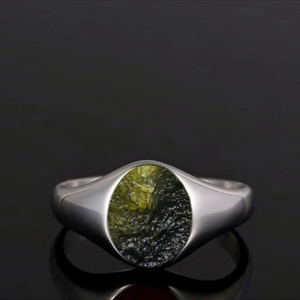 Élégante bague en Moldavite de qualité A provenant de Chlum, République tchèque |   Argent sterling 925 plaqué or |   Bijoux en pierres précieuses naturelles certifiées - Product Image 5