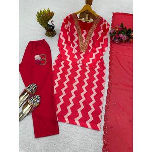 Ensemble haut et pantalon à impression numérique Georgette fantaisie avec travail de séquence de tissu en polyester imprimé Dupatta Rani - Product Image 4