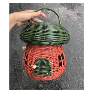 Casa de Ratán Hecha a Mano con Forma de Hongo, Adorno Decorativo Rojo y Verde, Decoración del Hogar de Mimbre, Arte Folclórico Portátil - Product Image 1