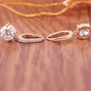 Pendientes de Aro con Diamantes Cultivados en Laboratorio, Redondos, de Oro de 14 Quilates |   Pendientes Colgantes de Diamantes de Lujo |   Joyería de Oro Fino - Product Image 2
