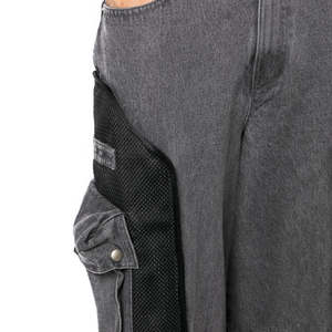Pantalon cargo en jean pour homme personnalisable en gros, coupe ample, denim délavé, avec empiècements latéraux en maille et poches cargo - Product Image 3