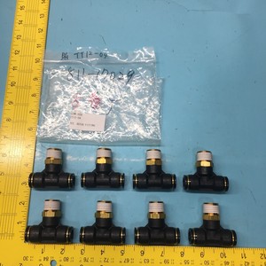 Lote de 8 Conectores en T MICRON 811-17029, de Conexión Rápida - Equipo y Piezas de Semiconductores de Confianza de Tradicción Global - Product Image 4