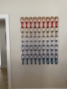 Décoration murale suspendue en polyrésine à maillons de chaîne, ton doux, avec boucles verticales en acrylique, pour entrée, couloir et espace intérieur - Product Image 3