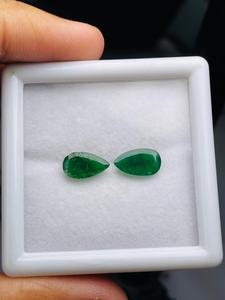 Émeraudes naturelles de Zambie, taille poire, paire, excellente qualité, superbe lustre, belle couleur, coupe et polissage parfaits pour la création de bijoux. - Product Image 1