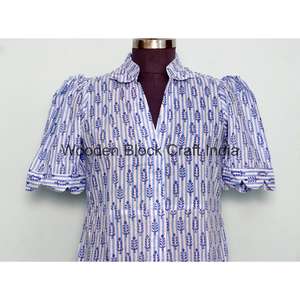 Robe midi en coton lavable et écologique à imprimé numérique, col en V, style bohème, faite à la main, pour femme, manches courtes, coupe trapèze, tenue de plage formelle - Product Image 1