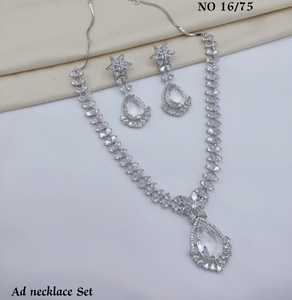 Parure de bijoux en laiton plaqué rhodium imitation perle et strass, boucles d'oreilles et collier goutte d'eau rouges, pour mariée et mariage - Product Image 4