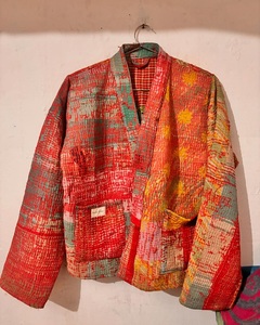 Chaqueta Kantha Acolchada Hecha a Mano, Chaqueta Corta de Algodón para Mujer, Chaqueta Corta Boho Reversible para Otoño e Invierno - Product Image 3