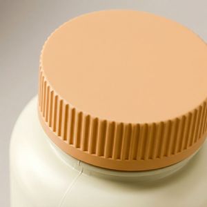 Bouteille ronde en PET givré de 150 ml avec bouchon à vis pour emballage de liquides, aliments, bonbons, lait, compléments alimentaires, fabriquée au Vietnam - Product Image 4