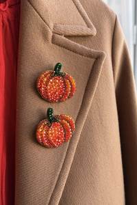 Hermoso Broche de Diseño con Bordado y Cuentas Decorativas de Perlas para Vestidos, Chaquetas y Chales - Product Image 5