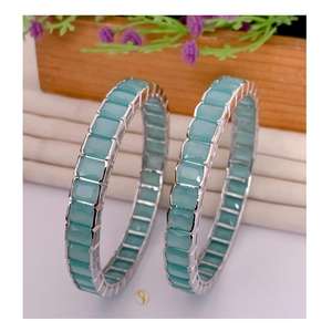 Bracelet en laiton massif martelé, ajustable, style manchette ouverte, pour femme, disponible à prix compétitif, provenant d'un fournisseur indien. - Product Image 5