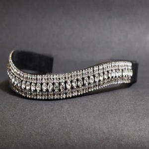 BLING DIAMANTE SPARKLY 5 FILAS BLANCO PERLA CRISTAL NEGRO INGLÉS CUERO CABALLO BROW BAND EN FORMA DE U - Product Image 5