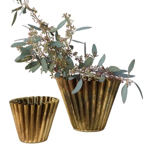 Beau pot de fleur décoratif de haute qualité fabriqué à la main meilleure conception de ligne de jardinière - Product Image 1