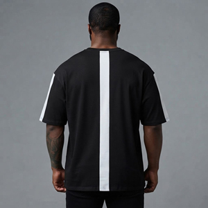 T-shirt homme durable conçu avec un tissu respirant, une texture douce et un confort fiable pour les modes de vie actifs et quotidiens. Avec OEM. - Product Image 5