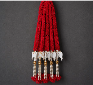 Décoration murale bohème en tissu rouge avec pompons et perles pour salon intérieur - Product Image 3