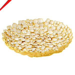 Hermoso Diseño Floral, Tazón Dorado de Metal de Calidad Superior, Centro de Mesa para Hogar u Hotel, Servicio de Alimentos de Lujo - Product Image 1