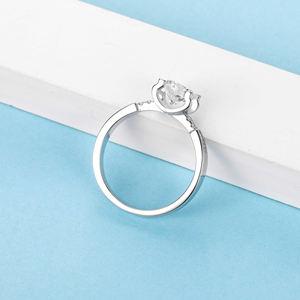 Bague de fiançailles unisexe de luxe AMBER JEWELS en argent 925 avec moissanite et perle d'eau de mer, sertie à griffes, plaquée rhodium, certifiée IGI - Product Image 3