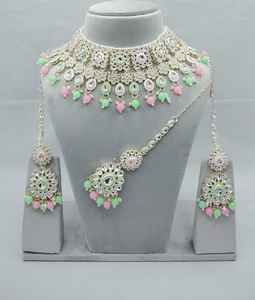 Parure de bijoux de mariée de luxe en zircon et or plaqué émeraude vert Meenakari, collier et boucles d'oreilles lourds Dulhan Tikka pour mariage et soirée - Product Image 5