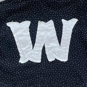 Sweat à capuche homme streetwear en molleton de coton surdimensionné, avec broderies et patchs effet vieilli, logo personnalisé, pour l'hiver - Product Image 6