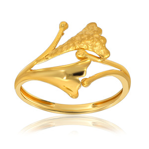 Élégante bague ajustable en or à double feuille de ginkgo pour femmes, bijoux inspirés de la nature, plaquée or, bijoux de mode ajustables - Product Image 1