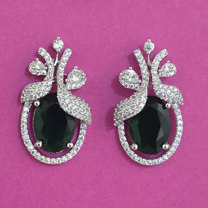 Compre en Línea Pendientes Clásicos de Calidad de Exportación de Kanhai Jewels para Mujer con Baño de Rodio y Circonita 444102 Aniversario - Product Image 2