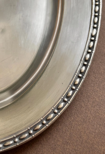 Plateau ovale en métal plaqué argent vintage, gravé sur le rebord, plateau de service pour thé, café, fruits, décoratif - Product Image 5