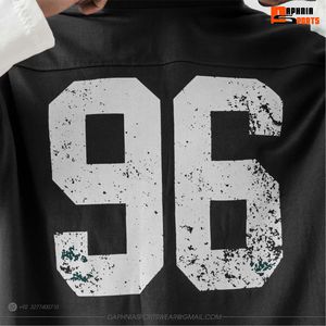 เสื้อยืดโอเวอร์ไซส์สีดำลายกราฟิกสำหรับผู้ชาย พิมพ์ลายตัวเลขสไตล์วินเทจ Y2K สตรีทแวร์ลำลอง แขนสั้น ทรงหลวมไหล่ตก - Product Image 5