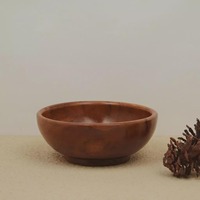 Natuurlijk gepolijste klassieke houten schaal voor salade, fruit, rijst & soep - milieuvriendelijk voor thuisgebruik en feesten